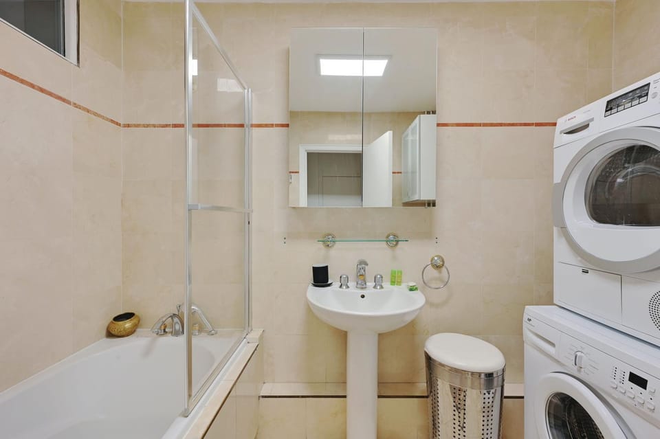 Bathroom, Bath, washing machine