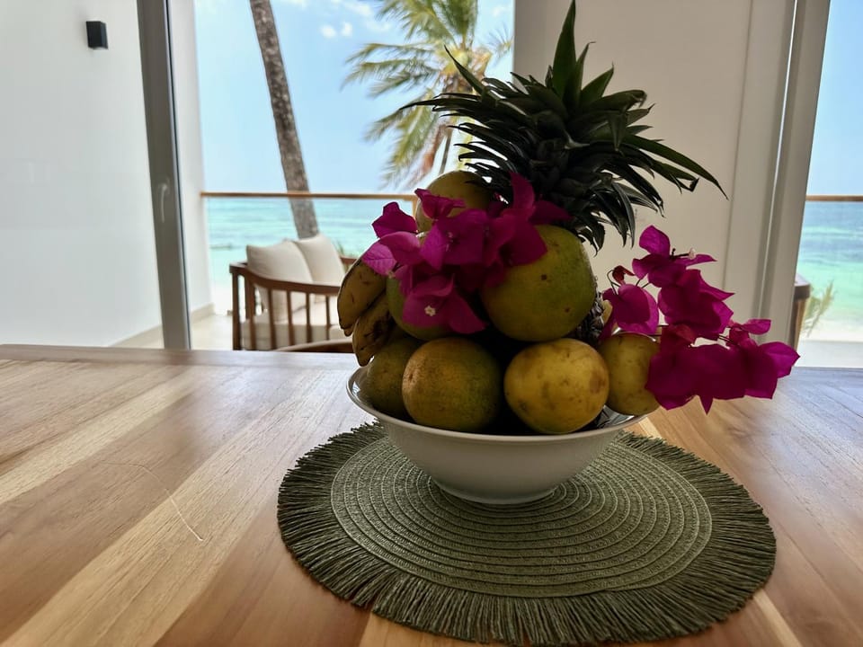 Dining area, Food, Sea view