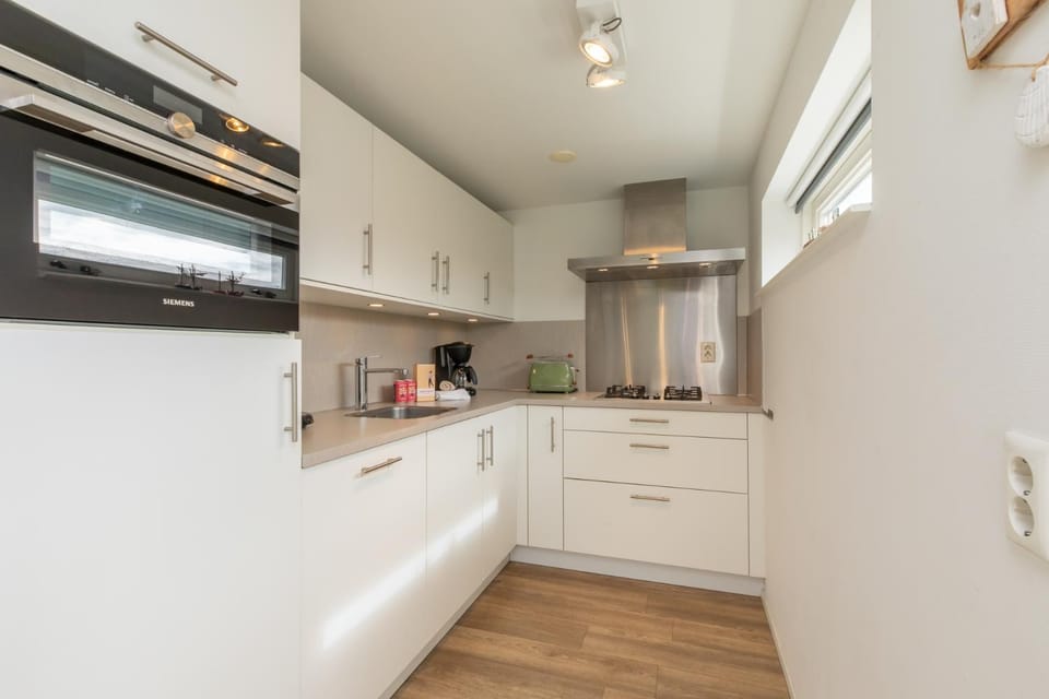 Zonnedorp Kavel 10 Renesse | Villa near the Beach & with Spacious Garden House in Noordwelle