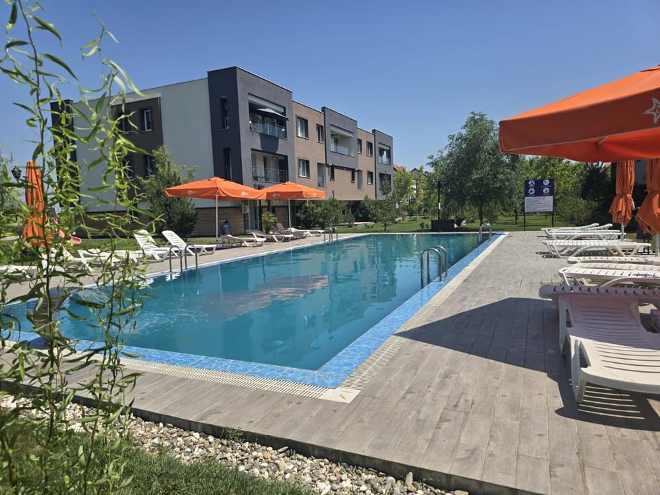 Pool view, Swimming pool