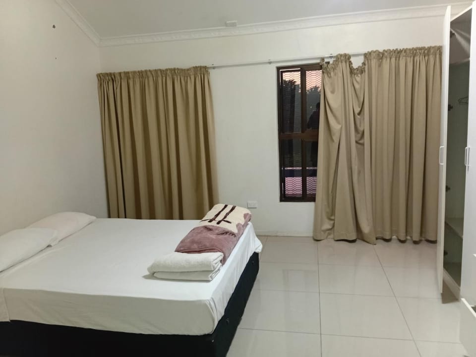 Large 4 Bedroom 7 Bed Villa in Sonaisali Rd, Nadi Villa in Western Division, Fiji