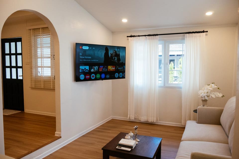 Communal lounge/ TV room
