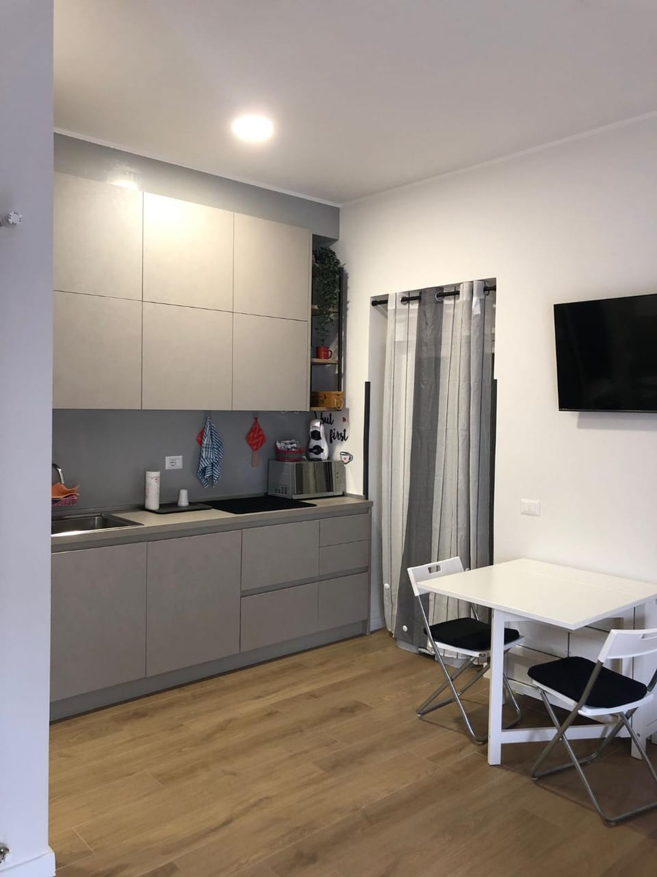 Coffee/tea facilities, Kitchen or kitchenette