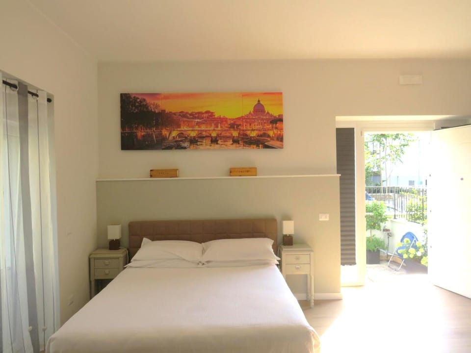 Bed, Photo of the whole room