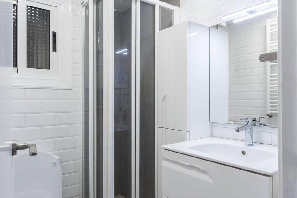 Shower, Bathroom, towels