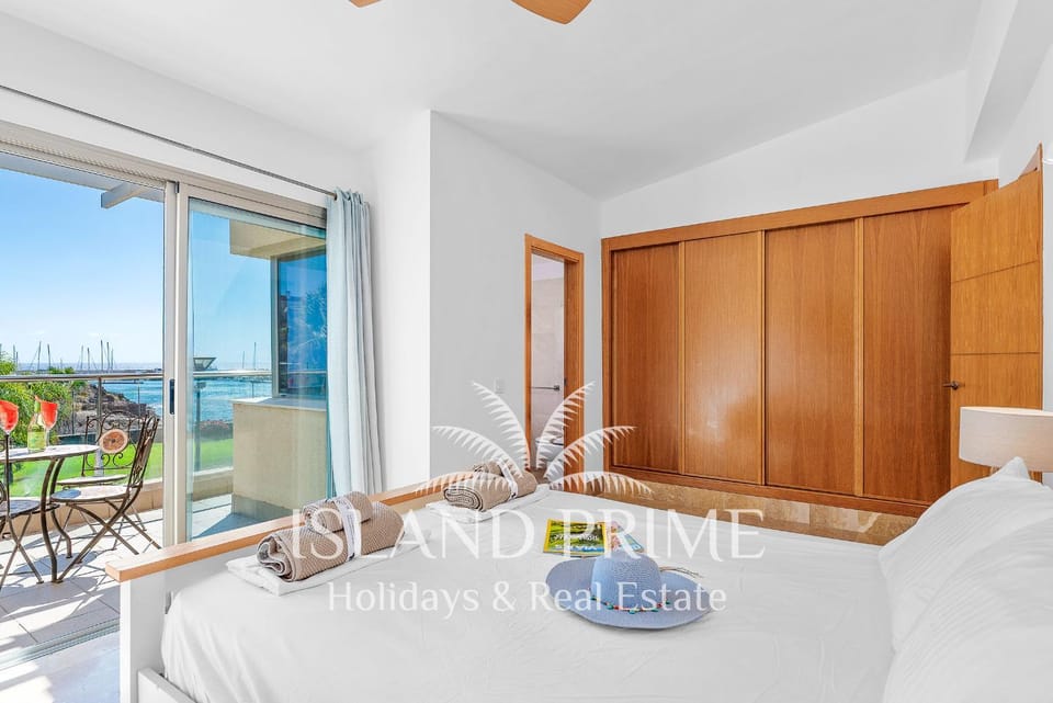 Bed, View (from property/room), Balcony/Terrace, Photo of the whole room, Bedroom, wardrobe