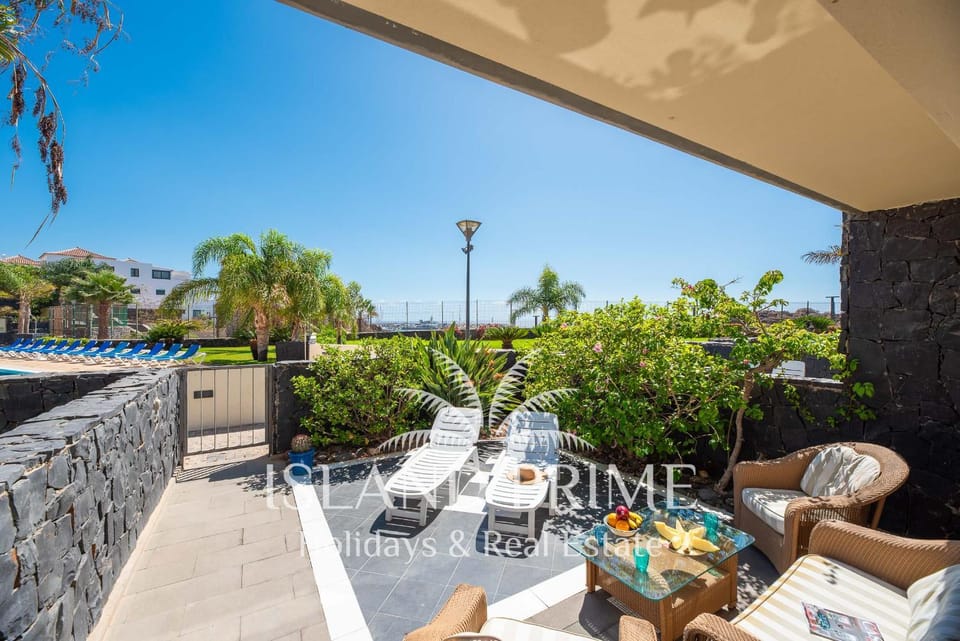 Garden, Garden view, Swimming pool, sunbed