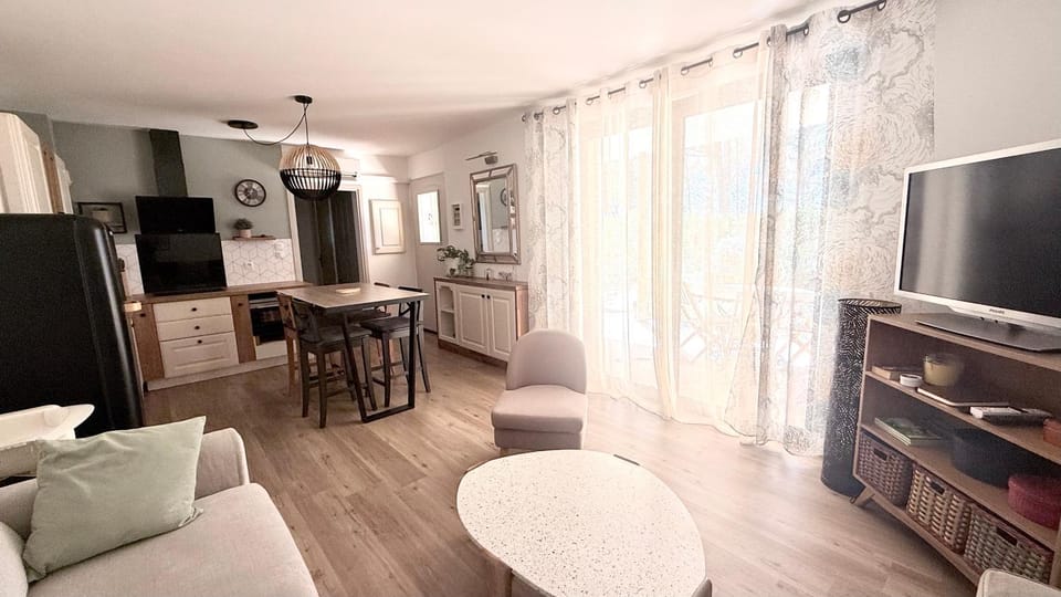 Appartement golf saumane Celomidie Apartment in L'Isle-sur-la-Sorgue