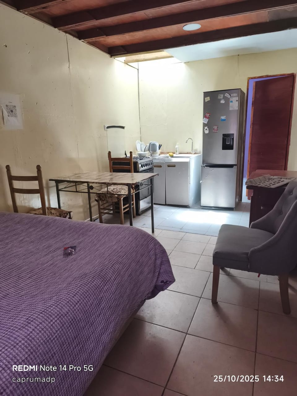 Bed, Kitchen or kitchenette, Living room, Photo of the whole room, Seating area