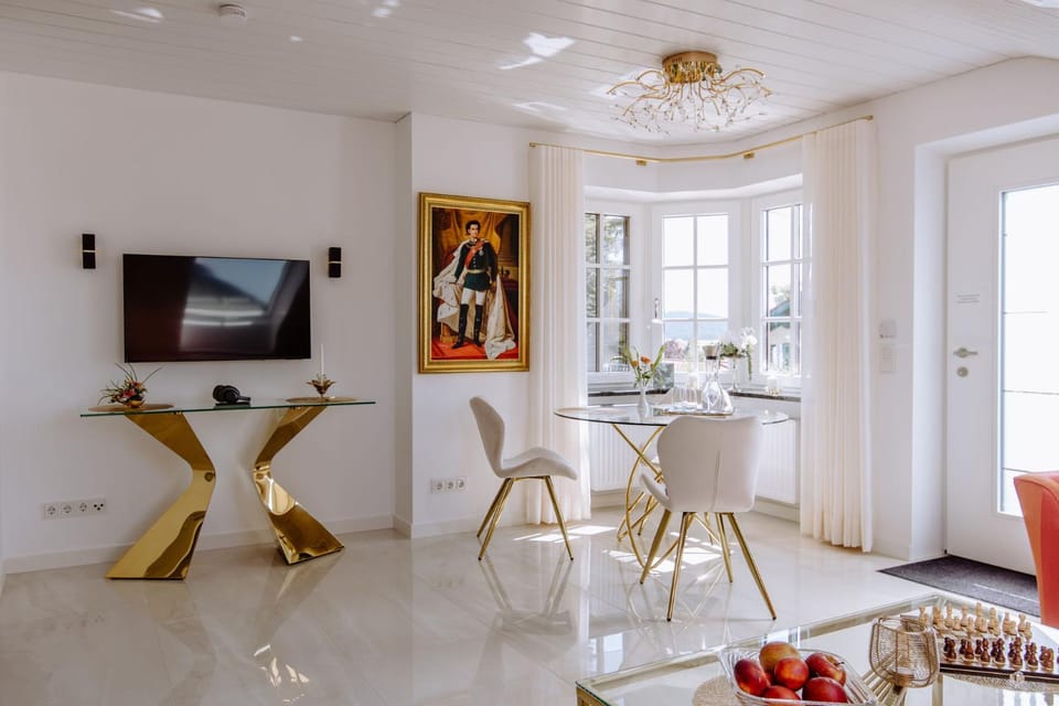 TV and multimedia, Dining area