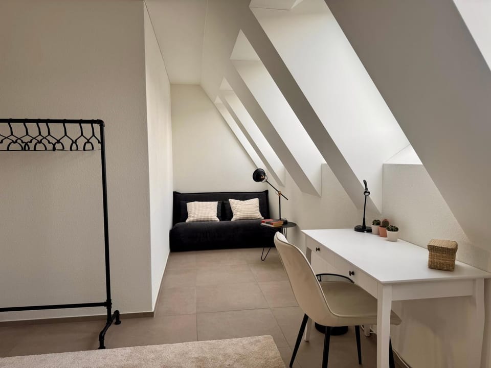 Photo of the whole room, Seating area, Bedroom