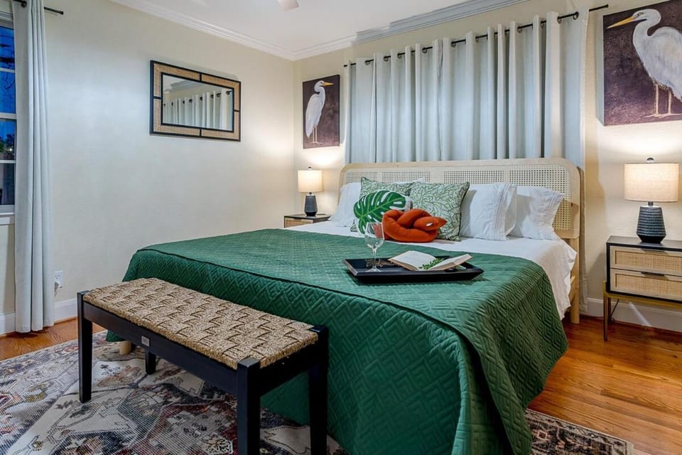 Hot Tub & Hole-in-one Sunset Retreat Galveston House in Texas City