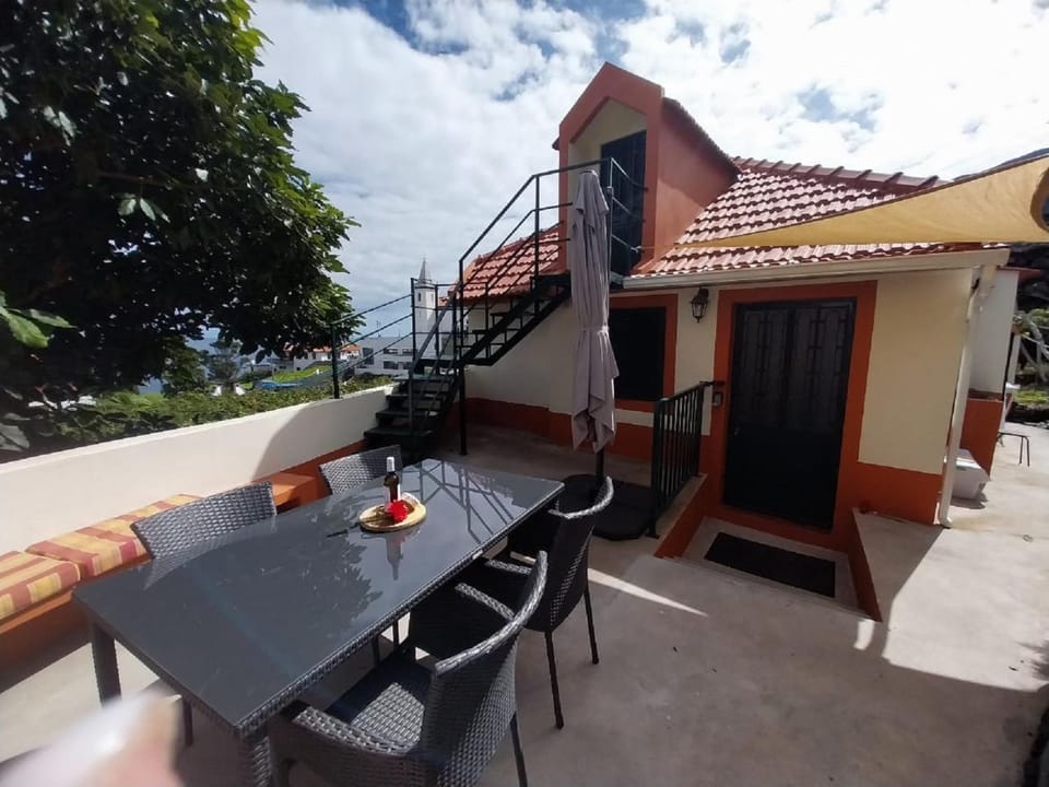 Property building, Patio, View (from property/room), Dining area