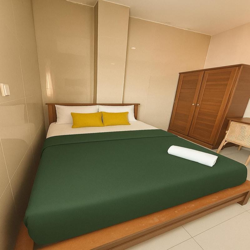 Bed, Photo of the whole room, towels