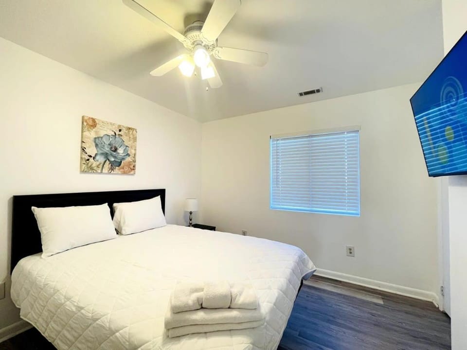 Beautiful and Tranquil Cherry Grove Beach Apartment in North Myrtle Beach