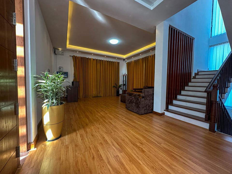 VOGUE RESIDENCE - Black Pool Hotel in Nuwara Eliya