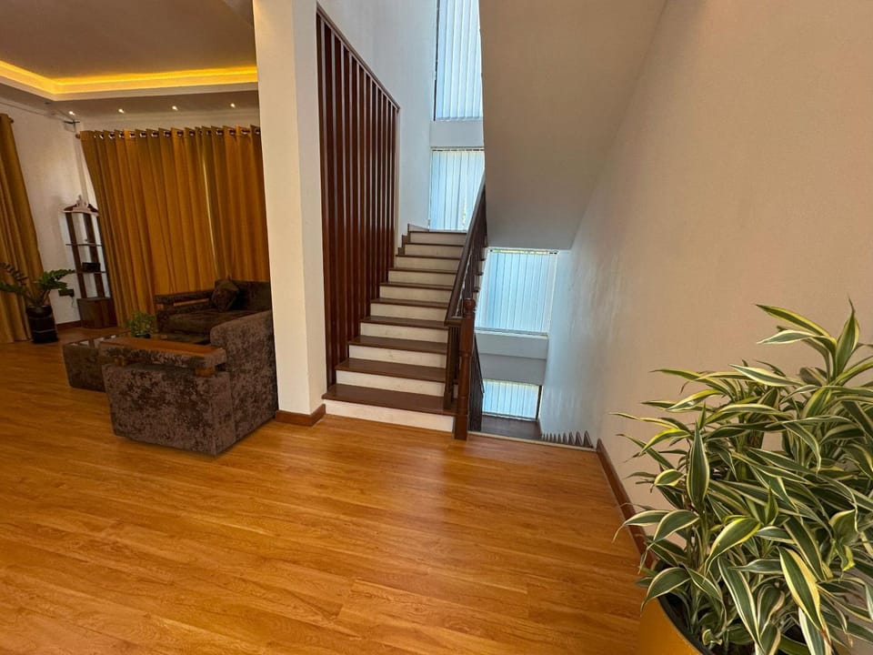 VOGUE RESIDENCE - Black Pool Hotel in Nuwara Eliya