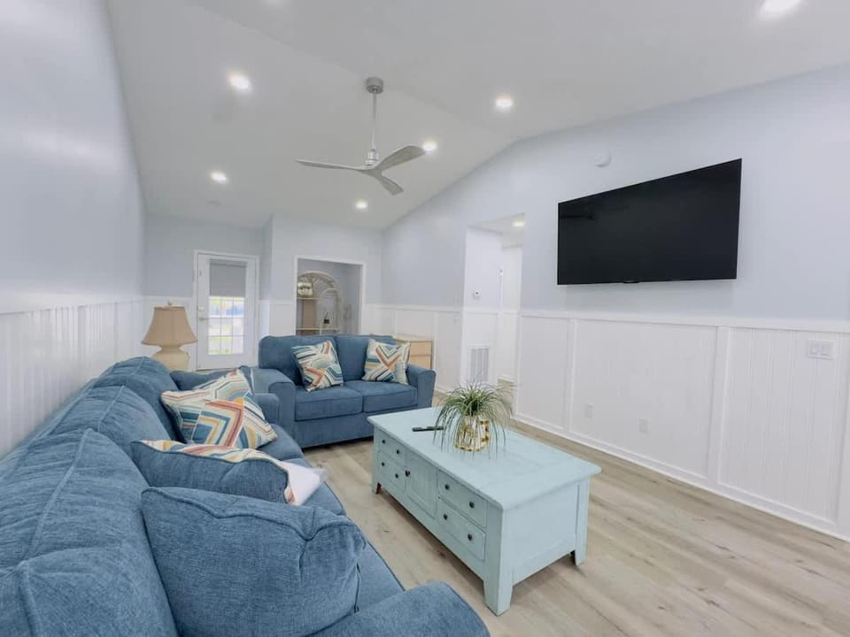 Bright & cozy 2BR 2BA beach retreat A Apartment in North Myrtle Beach