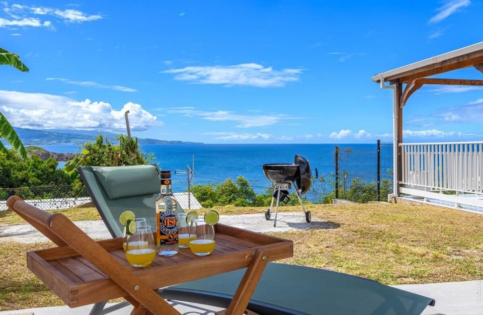 Patio, Natural landscape, View (from property/room), Balcony/Terrace, Food and drinks, Dining area, Sea view, Drinks