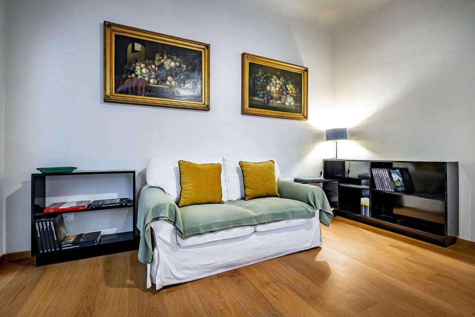 Communal lounge/ TV room, Living room