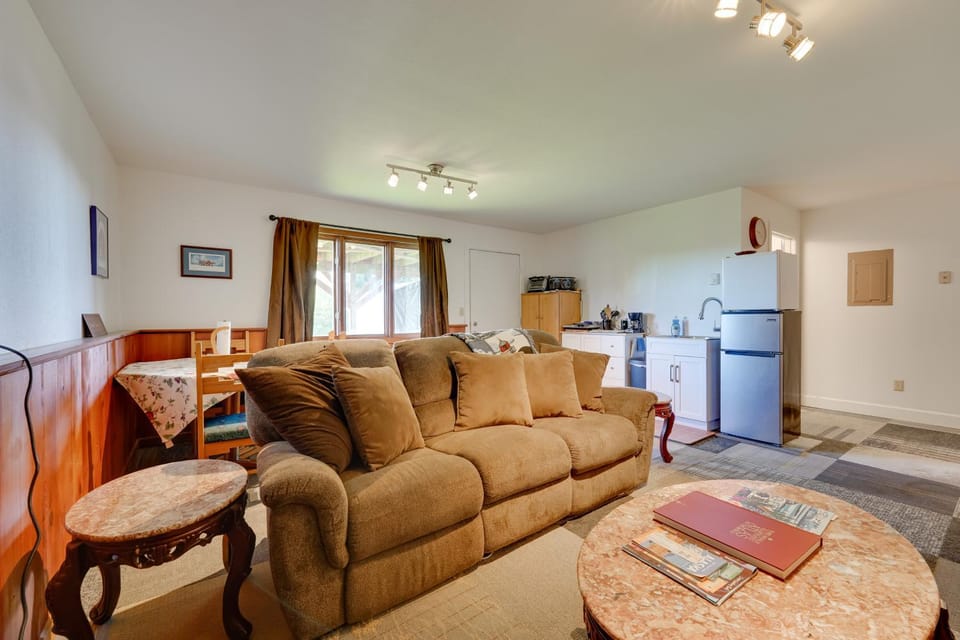 Fish & Hike! Home Base for Kachemak Bay Adventures Apartment in Homer
