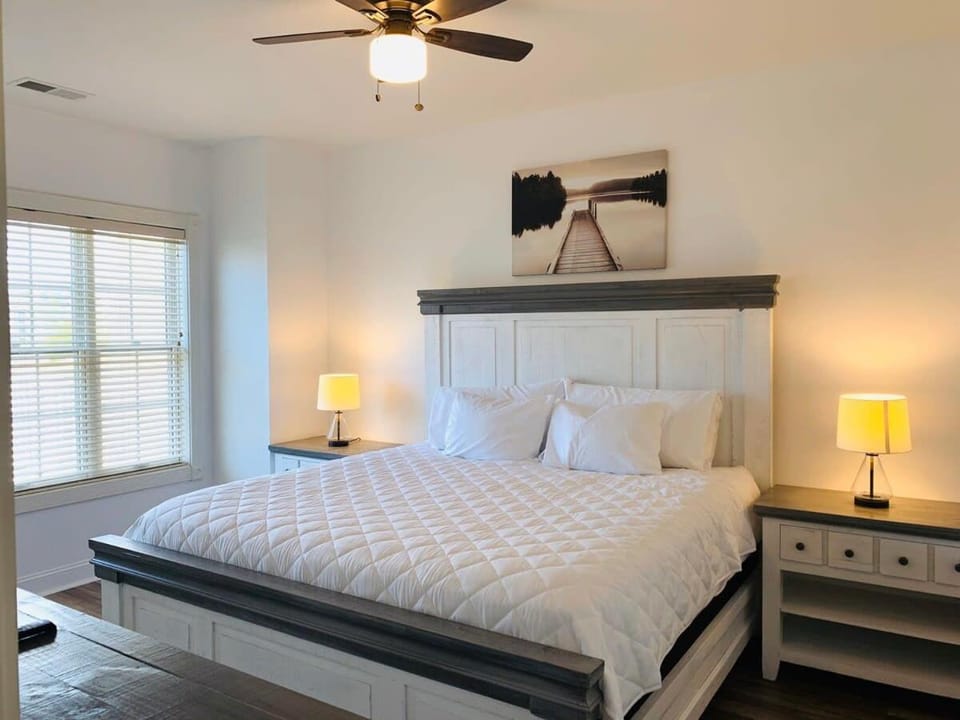 Radiant and bright condo in the center of MB House in Myrtle Beach