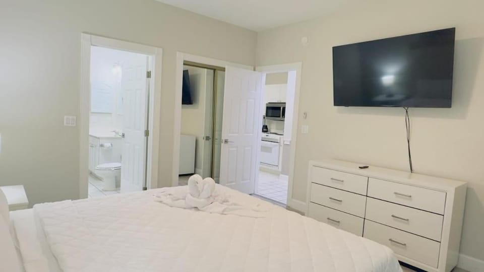 Cozy 1BR Condo with Pool Access Sleeps 4 Apartment in Carolina Forest