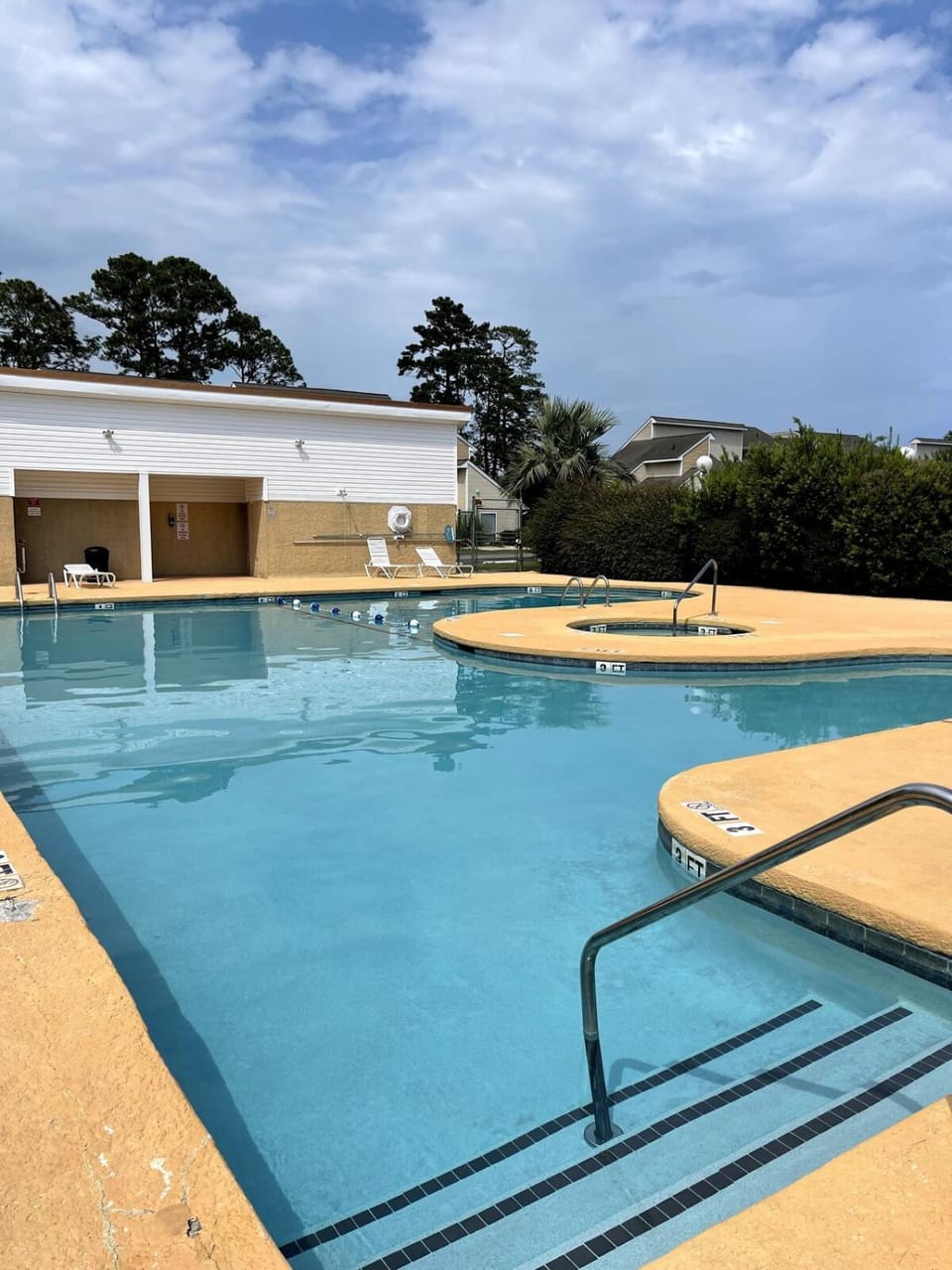 Awesome 1st floor 2BR apartment at Bay Tree Apartment in Little River