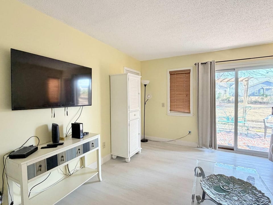 Awesome 1st floor 2BR apartment at Bay Tree Apartment in Little River