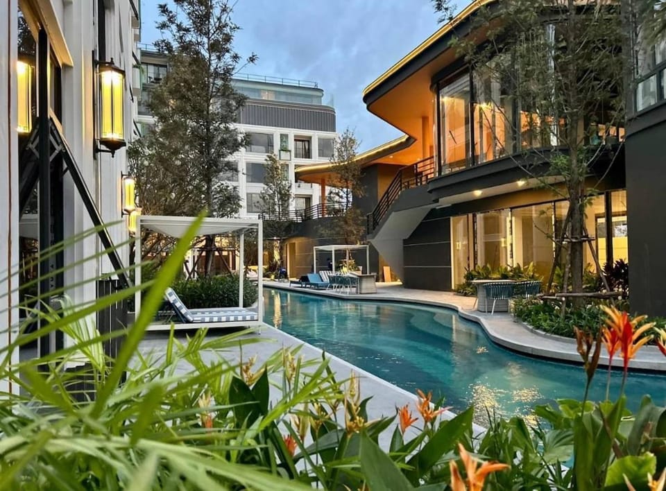 Property building, Swimming pool