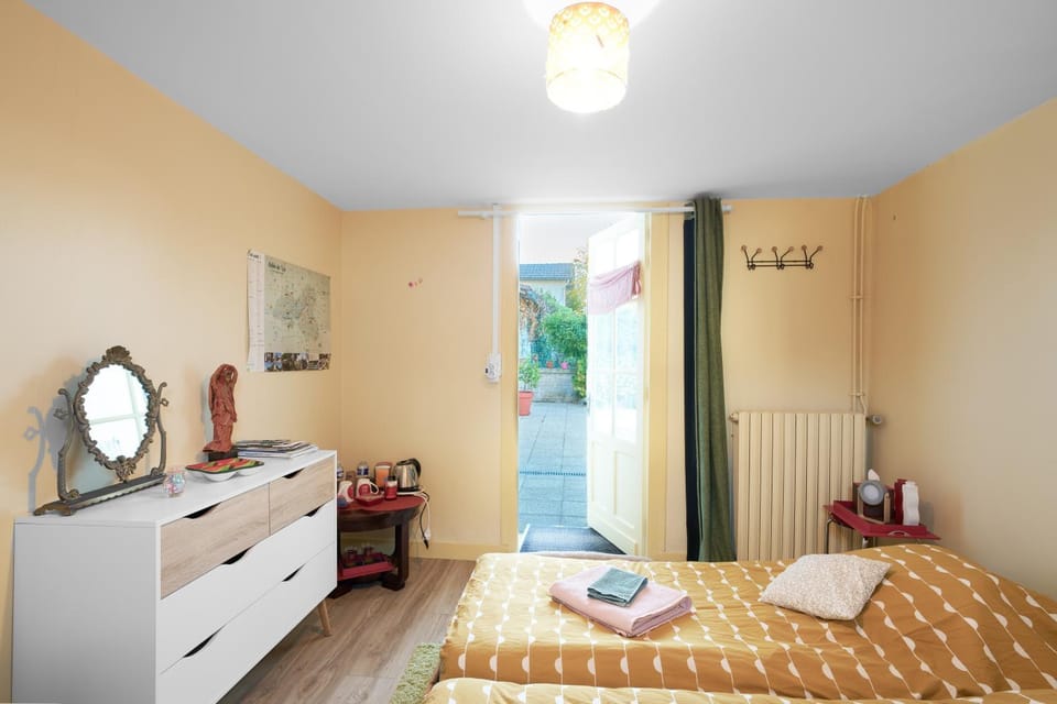 Living room, Bedroom