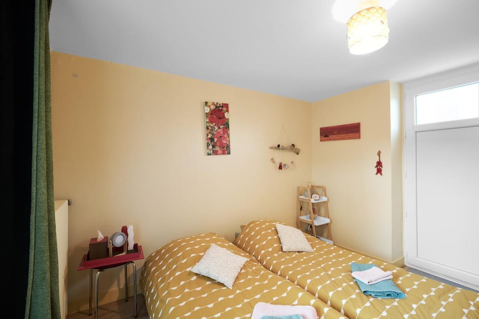 Property building, Living room, Bedroom