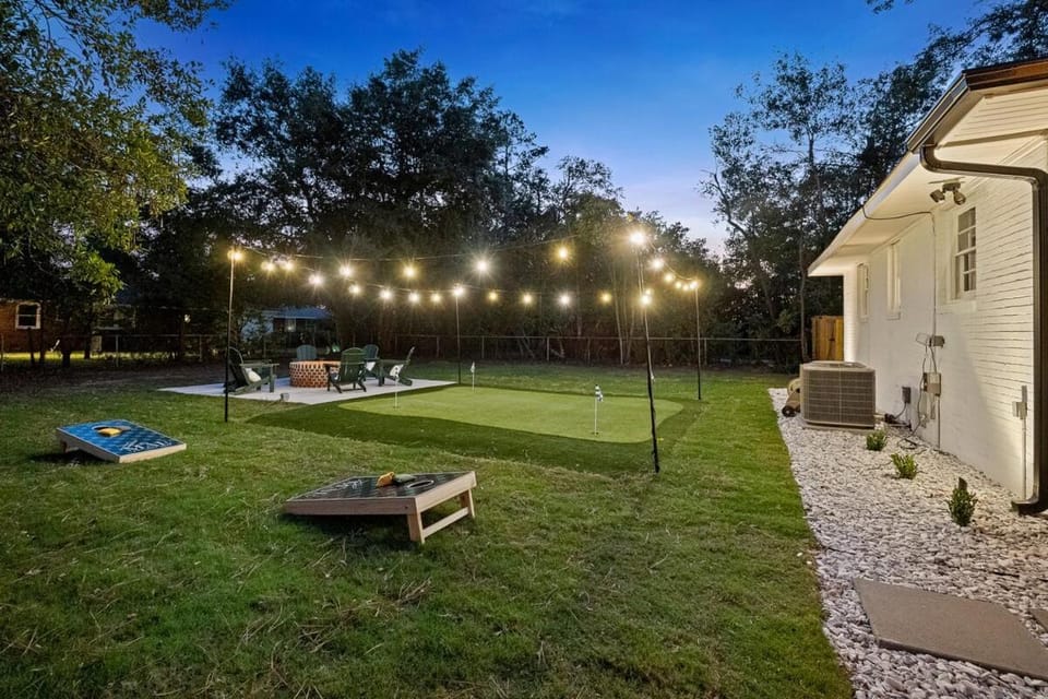 New 5 Star Luxury Putting Green Hot Tub EV Fire Pit 5Min From The Masters House in Augusta