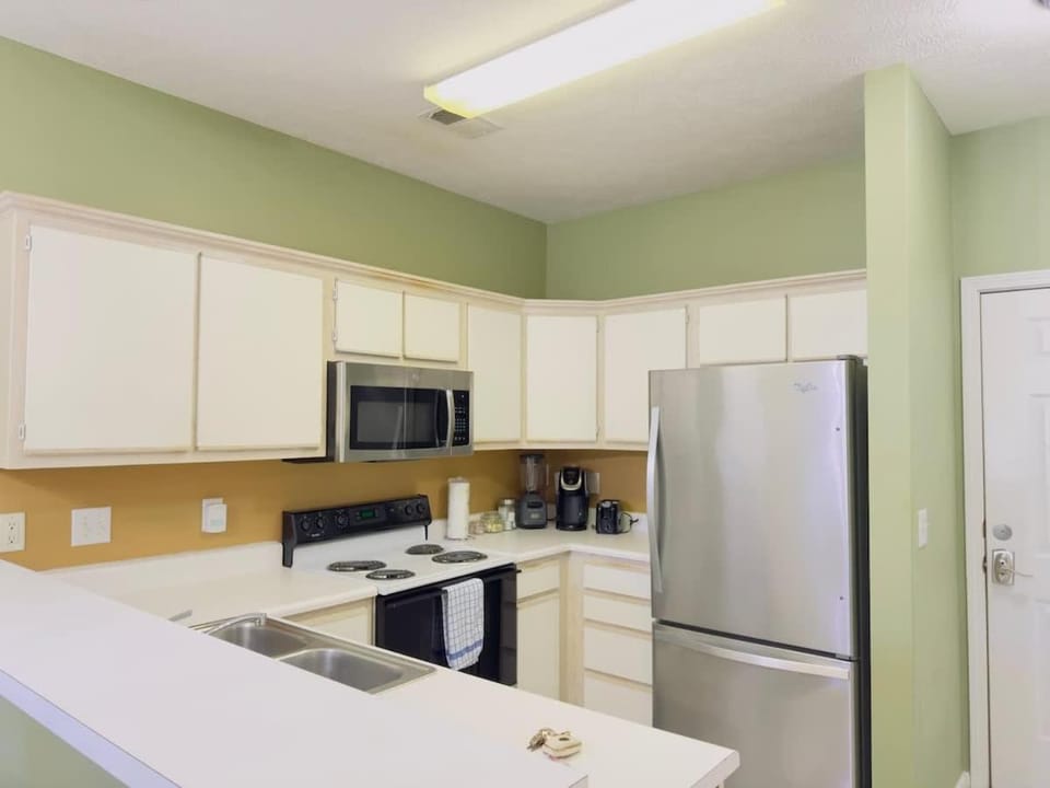 Fairway Nest Getaway 2BR condo at River Oaks Apartment in Carolina Forest
