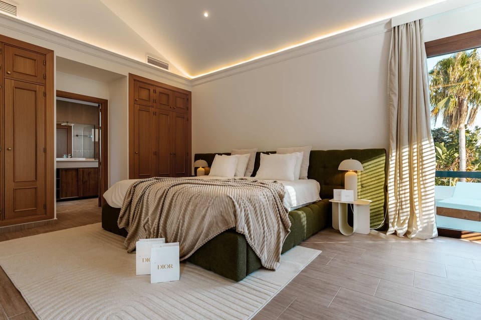 Villa Marbesa I Beach Pool Gym Cinema Outdoor BBQ Parking Villa in Marbella