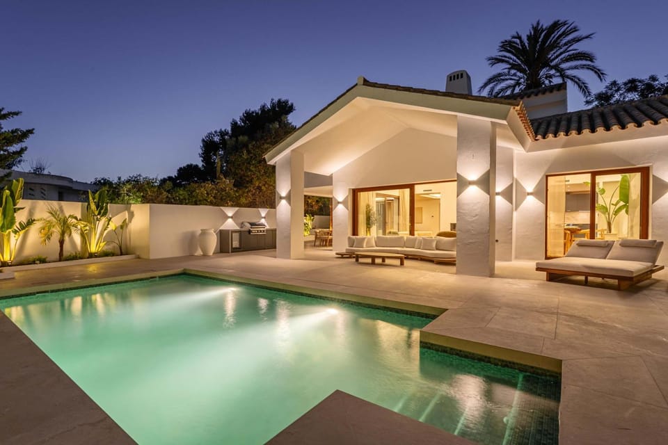 Villa Marbesa I Beach Pool Gym Cinema Outdoor BBQ Parking Villa in Marbella