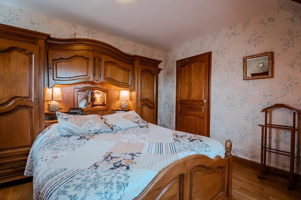 Living room, Bedroom