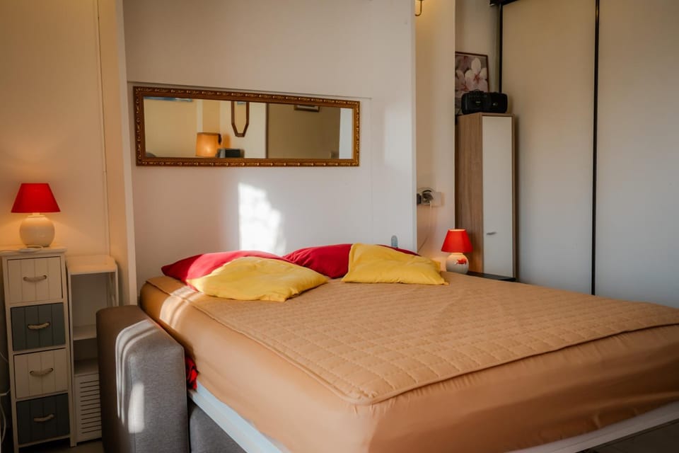 Living room, Bedroom