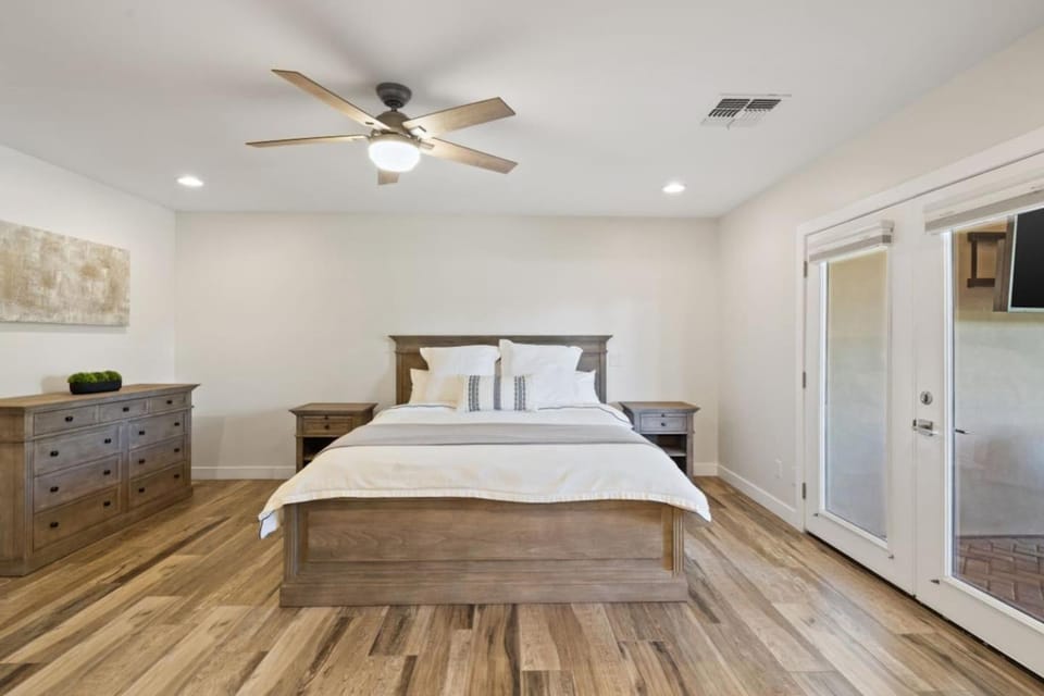 4BR Casita w Pool Outdoor Big Screen House in Scottsdale