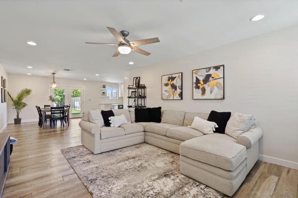 4BR Casita w Pool Outdoor Big Screen House in Scottsdale