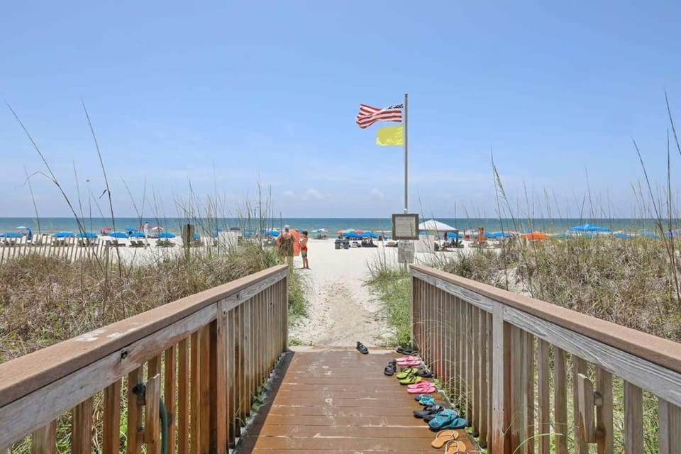 Regency Isle 710 Gulf Front 2 BD 2 bath Condo with Stunning Views House in Orange Beach