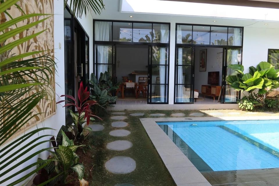 Bohemian Luxury 3 BR In the Center of Canggu with a Pool Villa in North Kuta