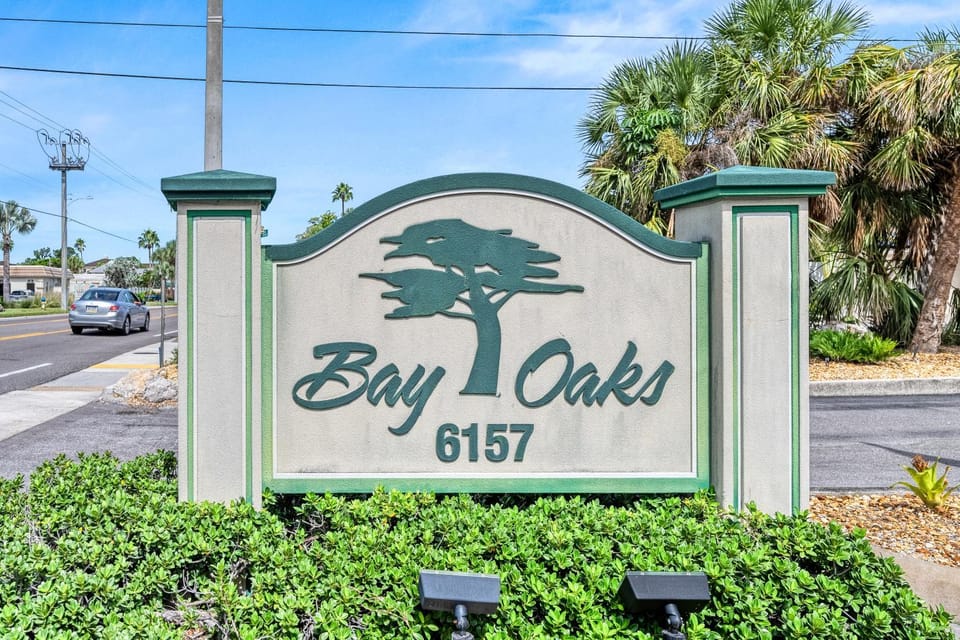 Coastal Condo, Water Views, Fishing Dock & 0.6 Miles to Siesta Beach House in Siesta Beach