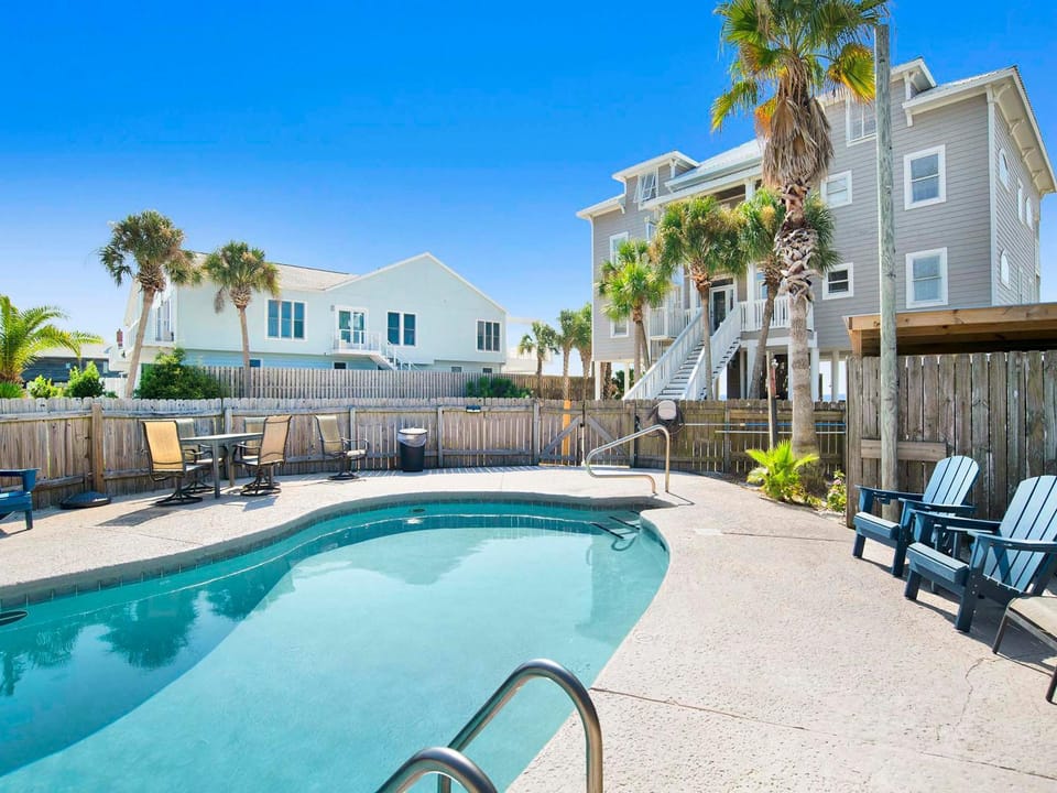 Property building, Neighbourhood, Garden, Seating area, Swimming pool