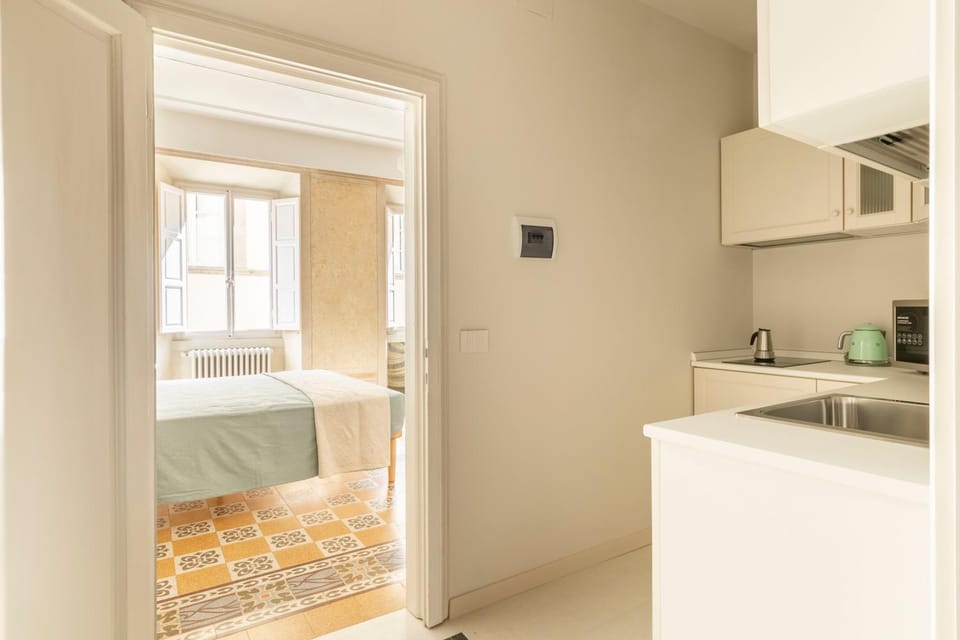 Kitchen or kitchenette, Bedroom