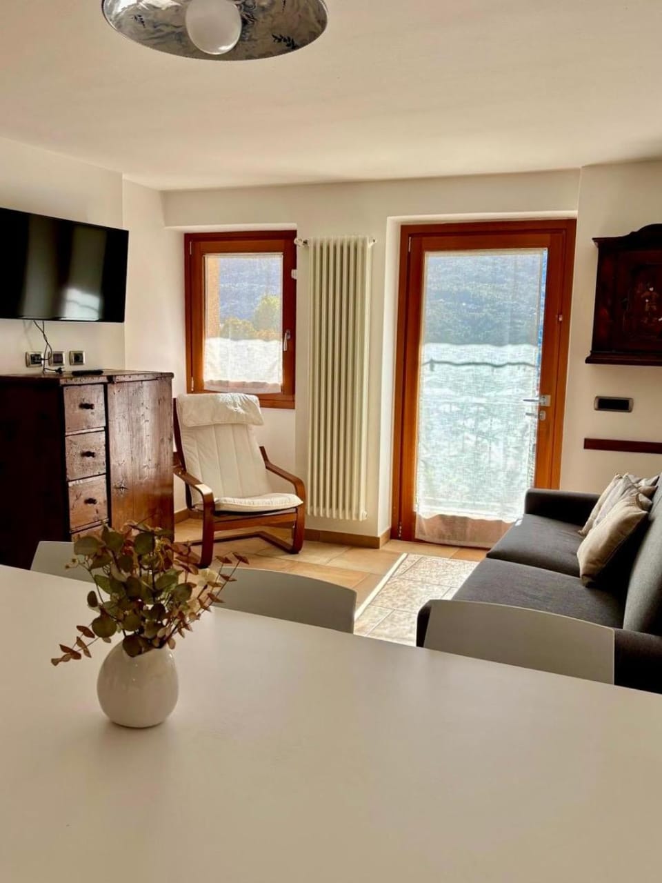 TV and multimedia, Living room, Dining area