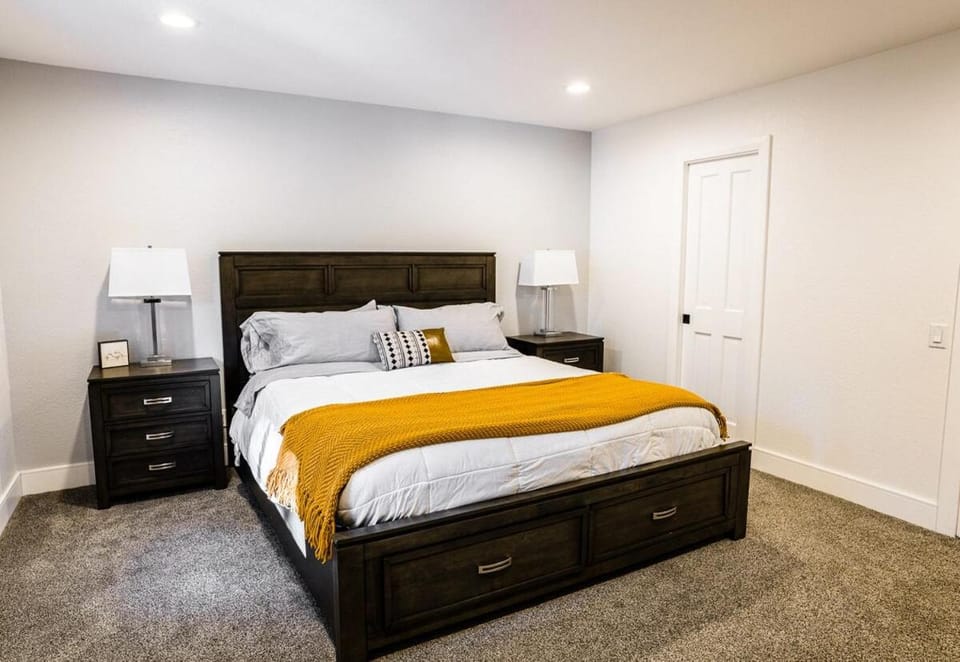 Mammoth Lakes Ski Getaway House in Mammoth Lakes