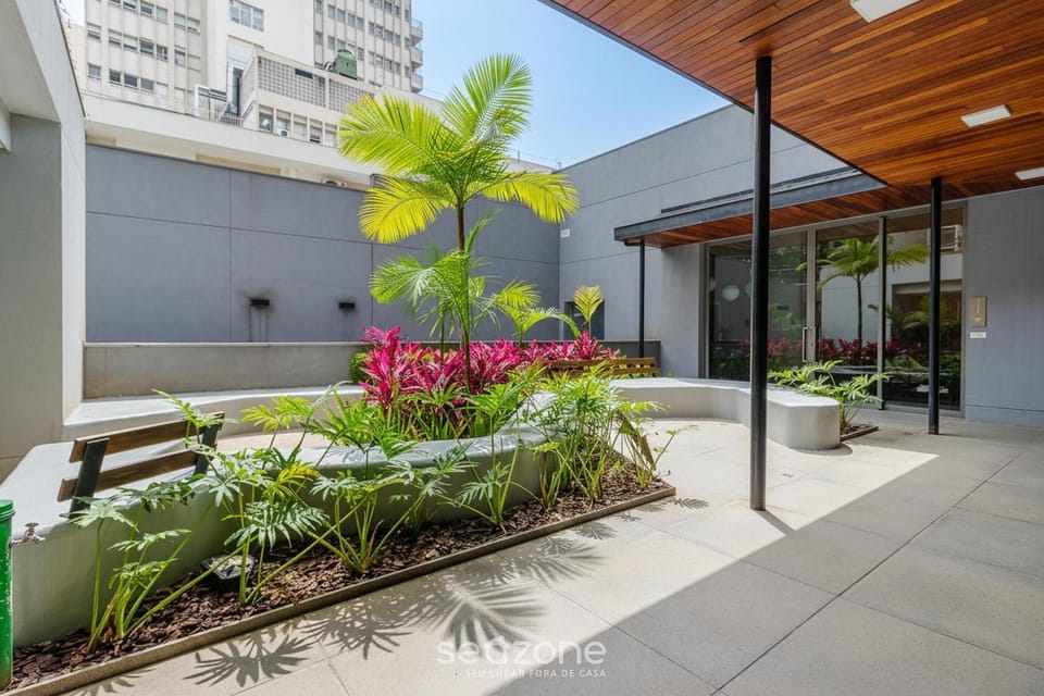 Modern apartments in a building with a pool, 300m from the subway - UOYs Apartment in Sao Paulo City