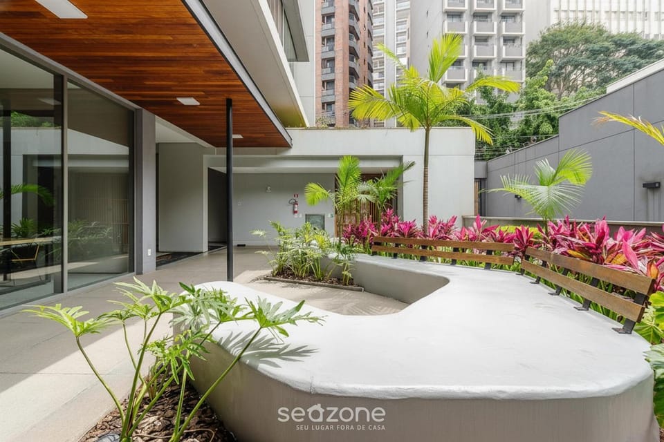 Modern apartments in a building with a pool, 300m from the subway - UOYs Apartment in Sao Paulo City