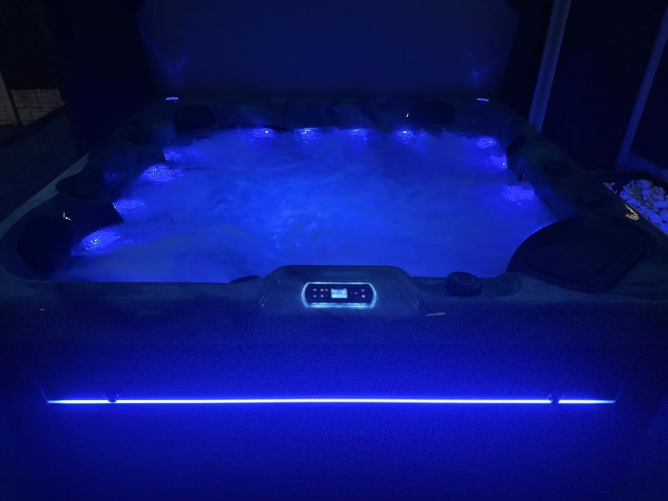 Night, Hot Tub